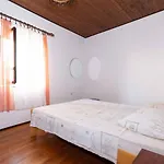 5 Apartment *