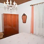 Apartment 5 *