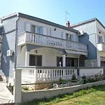 Apartment 5