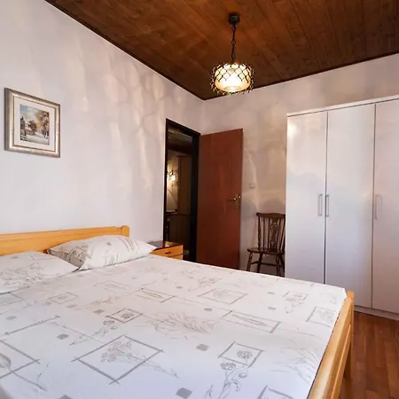 Διαμέρισμα 5