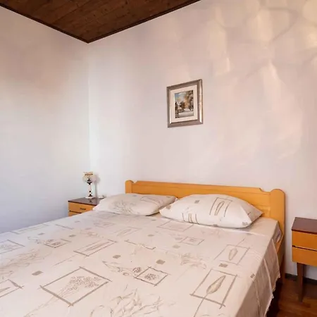 5 Apartment *