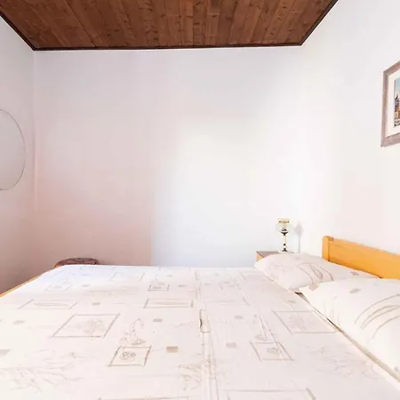 Apartment 5