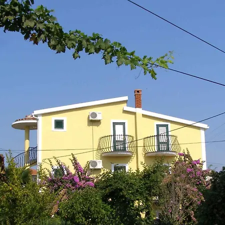 Διαμέρισμα 5