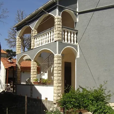 5 * Kukljica